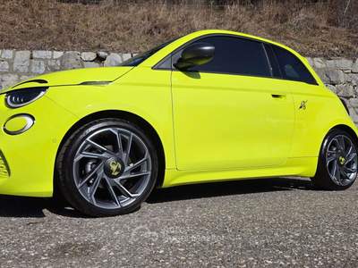 Abarth 500 500e 47 kWh Scorpionissima - Tetto panorama/18" Verde usata Vandoies