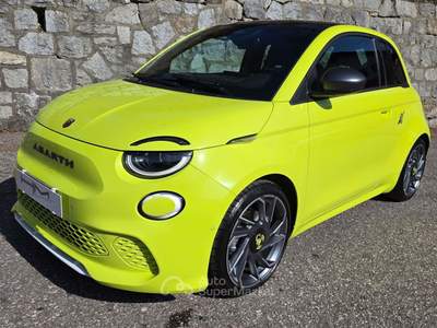 Abarth 500 500e 47 kWh Scorpionissima - Tetto panorama/18" Verde usata Vandoies