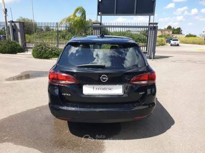 Opel Astra 1.6 CDTi Sports Tourer Business Nero usata Taranto