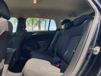 Opel Astra 1.6 CDTi Sports Tourer Business Nero usata Taranto