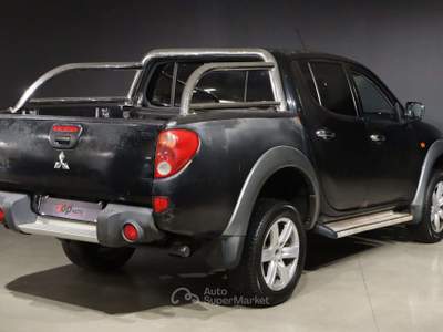 Mitsubishi L200 L200 DoCab 2.5 Did 167CV solo per comercianti Nero usata Varna