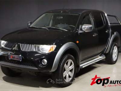 Mitsubishi L200 L200 DoCab 2.5 Did 167CV solo per comercianti Nero usata Varna