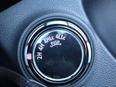 Mitsubishi L200 L200 DOCAB 2.4d 180CV 4WD AUT PELLE GANCIO Marrone usata Varna