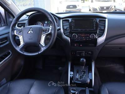 Mitsubishi L200 L200 DOCAB 2.4d 180CV 4WD AUT PELLE GANCIO Marrone usata Varna
