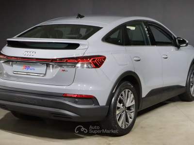 Audi Q4 Q4 E Tron 45 SPORTBACK ACC LED CAMERA 19" Grigio usata Varna