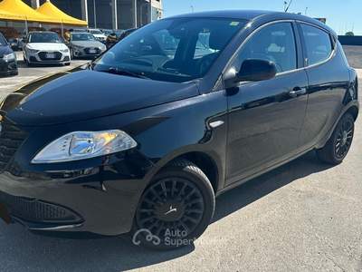Lancia Ypsilon 5 porte S&amp;S Silver Nero usata Carmagnola
