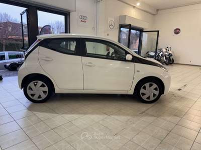 Toyota Aygo 5p 1.0 x-play my15 usata Poirino