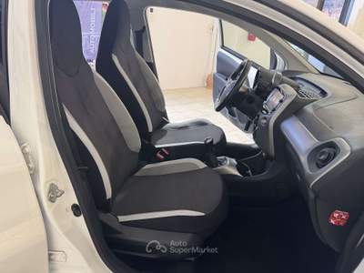 Toyota Aygo 5p 1.0 x-play my15 usata Poirino