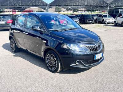 Lancia Ypsilon 1.0 FireFly 5 porte S&S Hybrid Gold Nero usata Pieve di Soligo