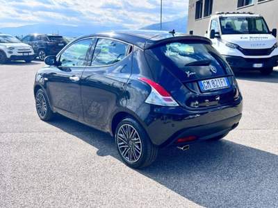 Lancia Ypsilon 1.0 FireFly 5 porte S&S Hybrid Gold Nero usata Pieve di Soligo