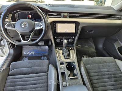Volkswagen Passat 2.0 TDI SCR EVO DSG Executive Grigio usata Francavilla Fontana