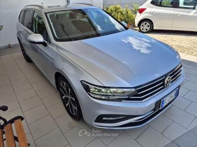 Volkswagen Passat 2.0 TDI SCR EVO DSG Executive Grigio usata Francavilla Fontana