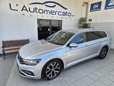Volkswagen Passat 2.0 TDI SCR EVO DSG Executive Grigio usata Francavilla Fontana