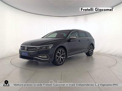 Volkswagen Passat alltrack 2.0 tdi 4motion 200cv dsg Nero usata Vigevano