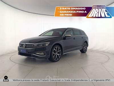 Volkswagen Passat alltrack 2.0 tdi 4motion 200cv dsg Nero usata Vigevano