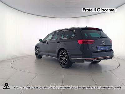 Volkswagen Passat alltrack 2.0 tdi 4motion 200cv dsg Nero usata Vigevano