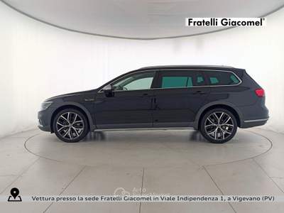 Volkswagen Passat alltrack 2.0 tdi 4motion 200cv dsg Nero usata Vigevano