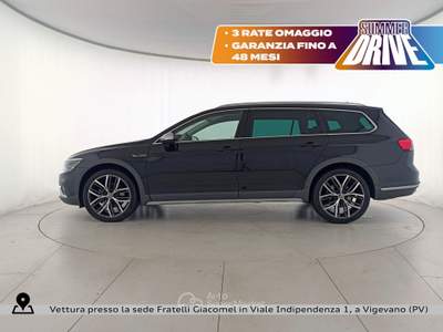 Volkswagen Passat alltrack 2.0 tdi 4motion 200cv dsg Nero usata Vigevano