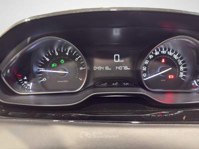 Peugeot 208  5p 1.2 puretech active s&s 82cv neopatentati Bianco usata Firenze