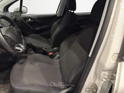 Peugeot 208  5p 1.2 puretech active s&s 82cv neopatentati Bianco usata Firenze