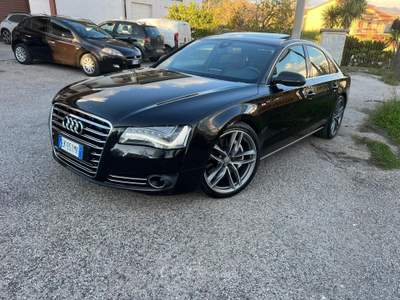 Audi A8 “L’ammiraglia che ridefinisce l’eleganza” Nero usata Palomonte