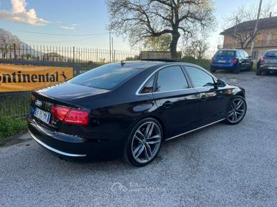 Audi A8 “L’ammiraglia che ridefinisce l’eleganza” Nero usata Palomonte