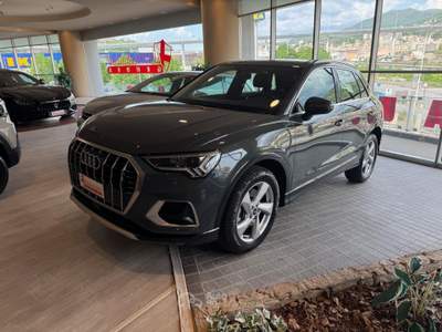Audi Q3 40 2.0 tdi Business Advanced quattro 200cv s-tronic Grigio usata Genova