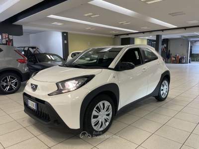 Toyota Aygo 1.0 VVT-i 72 CV 5 porte Active Bianco usata Arsago Seprio