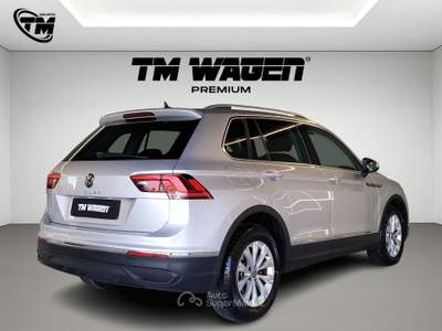 Volkswagen Tiguan Volkswagen Tiguan 2.0 TDI 150 CV SCR DSG Elegance Argento usata Pistoia