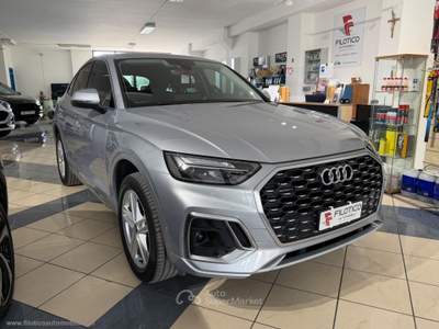 Audi Q5 Q5 SPB 40 TDI quattro S tronic S line Mild Hybrid MHEV 12V | USATO GARANTITO Argento usata Manduria
