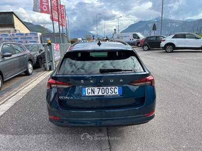 Skoda Octavia Octavia 2.0 TDI EVO SCR DSG Wagon Exec. Blu/Azzurro usata Lavis