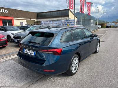 Skoda Octavia Octavia 2.0 TDI EVO SCR DSG Wagon Exec. Blu/Azzurro usata Lavis