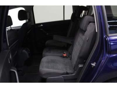 Volkswagen Touran 2.0 TDI 115 CV SCR Business BlueMotion Technology Blu/Azzurro usata Castelnuovo Rangone