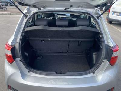 Toyota Yaris 5p 1.5h Active NEOPATENTATI Argento usata Treviglio