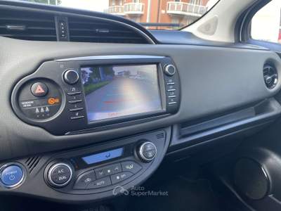 Toyota Yaris 5p 1.5h Active NEOPATENTATI Argento usata Treviglio