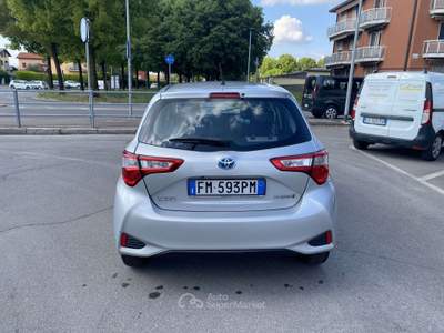 Toyota Yaris 5p 1.5h Active NEOPATENTATI Argento usata Treviglio