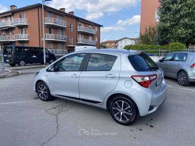 Toyota Yaris 5p 1.5h Active NEOPATENTATI Argento usata Treviglio