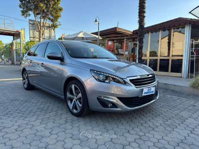 Peugeot 308 308  SW SW 1.6 bluehdi Allure s Argento usata Milano
