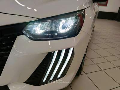 Peugeot 208 1.2 100cv Style + Car Play "SUPER PROMO" Bianco usata LEGNANO