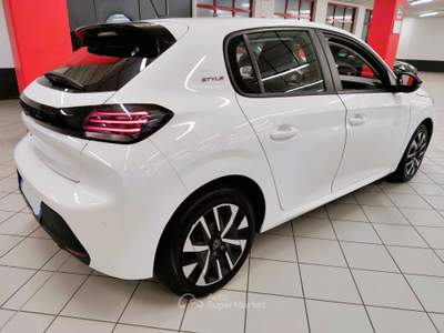 Peugeot 208 1.2 100cv Style + Car Play "SUPER PROMO" Bianco usata LEGNANO