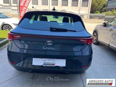 Seat Leon 1.5 TGI DSG Xcellence Grigio usata Città Sant'Angelo