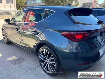 Seat Leon 1.5 TGI DSG Xcellence Grigio usata Città Sant'Angelo