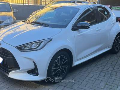 Toyota Yaris (BENZINA/ELETTRICA) - CAMBIO AUTOMATICO - KM 33.446 - ANCHE PER NEOPATENTATI - 2020 Bianco usata Varese