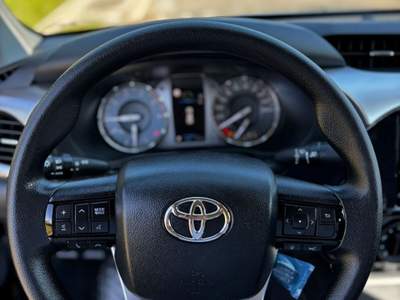 Toyota Hilux DOPPIA CABINA AUTOMATICO Nero usata Venezia