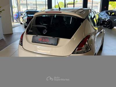 Lancia Ypsilon Ypsilon 1.2 69 CV 5p. GPL Ecochic Ele.Bl Bianco usata Osio Sopra