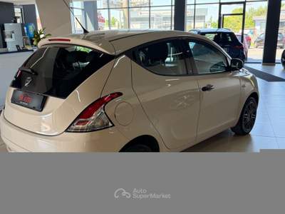 Lancia Ypsilon Ypsilon 1.2 69 CV 5p. GPL Ecochic Ele.Bl Bianco usata Osio Sopra