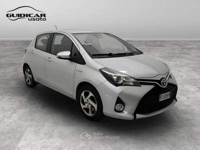 Toyota Yaris 1.5 Hybrid Active Argento usata Lucca
