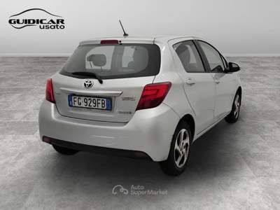 Toyota Yaris 1.5 Hybrid Active Argento usata Lucca