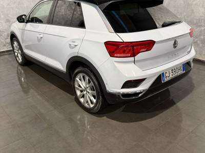 Volkswagen T-Roc T-Roc 2.0 TDI SCR 150 CV DSG 4MOTION Advanced Blue Bianco usata Cornaredo
