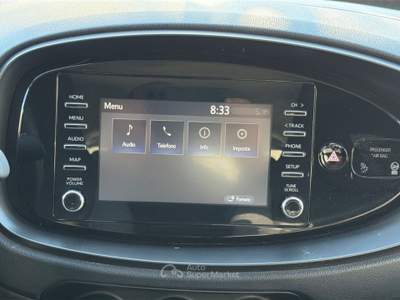 Toyota Aygo X 1.0B (72 CV) Active S-CVT Bianco usata Varese